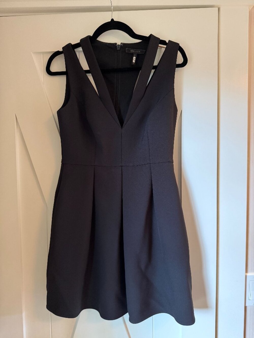 BCBG MAXAZRIA Little Black Dress - Size 8
